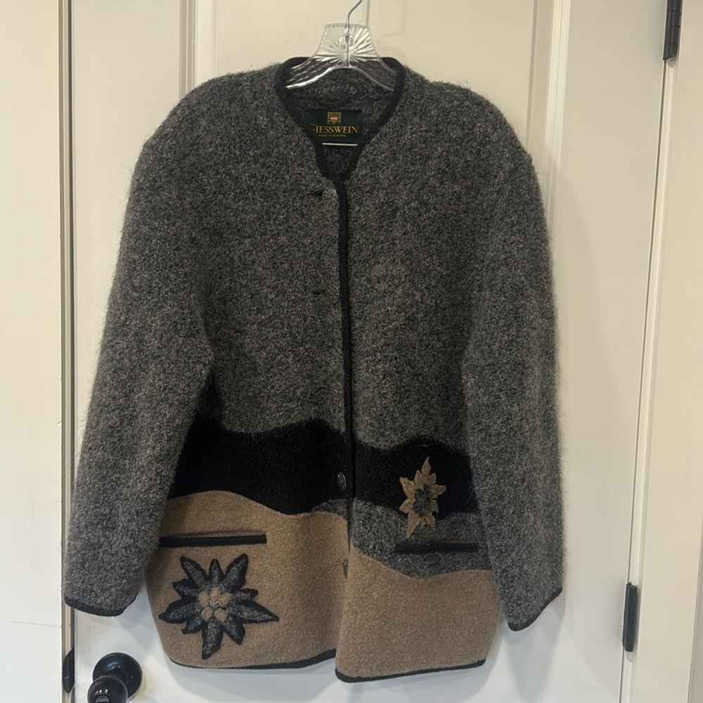 Giesswein VTG Austrian wool sweater jacket Size 44 US Size 16-18
